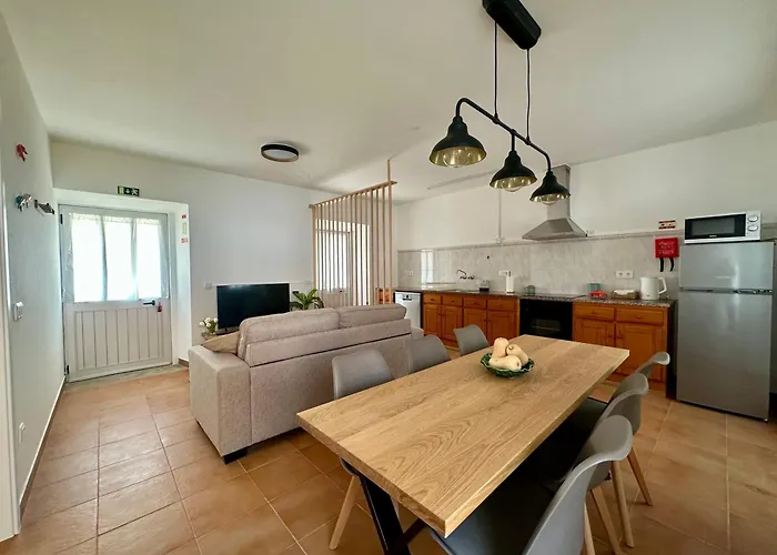 Casal Do Pequeno アルコバサ