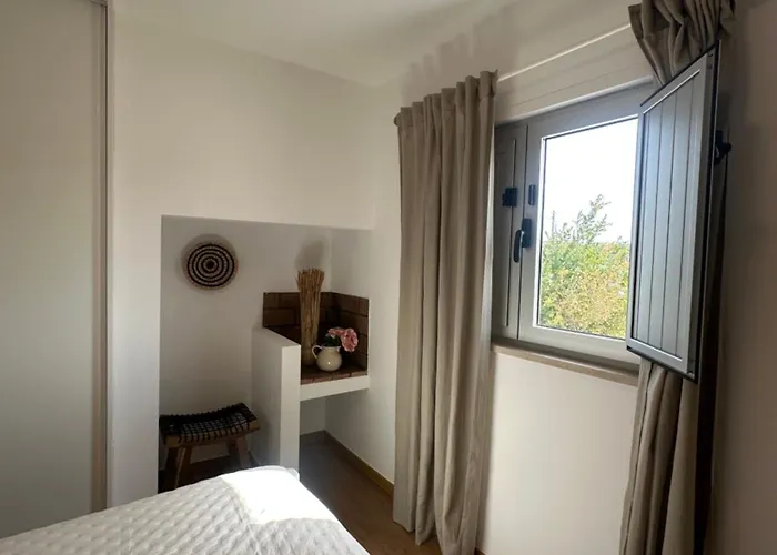 Casal Do Pequeno * アルコバサ